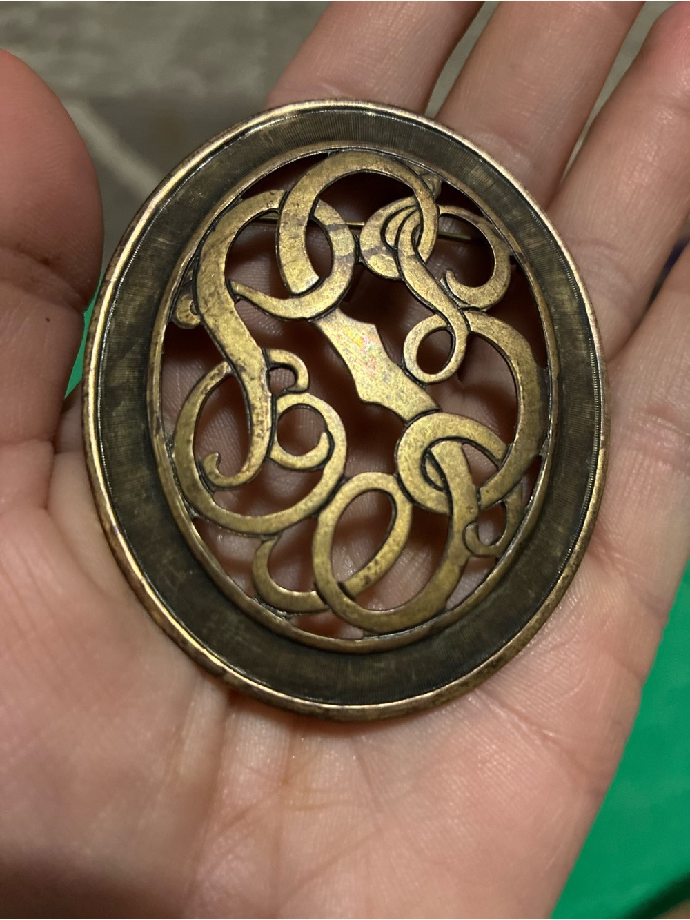 Vintage-Inspired Gold Tone Oval Filigree Brooch - Women's Jewelry